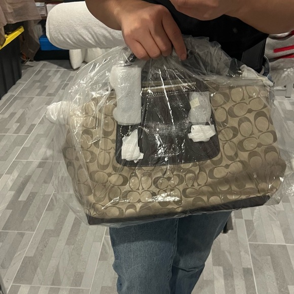 NWT authentic coach hand/shoulder satin bag - Picture 11 of 11